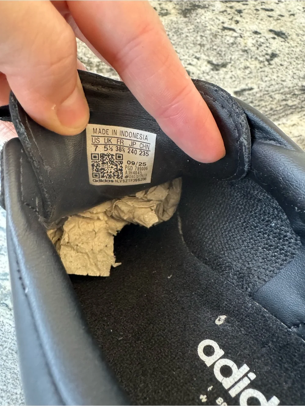 adidas ships well